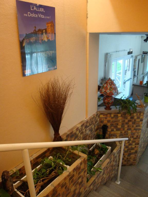 Hotel Du Commerce Tronget Zewnętrze zdjęcie