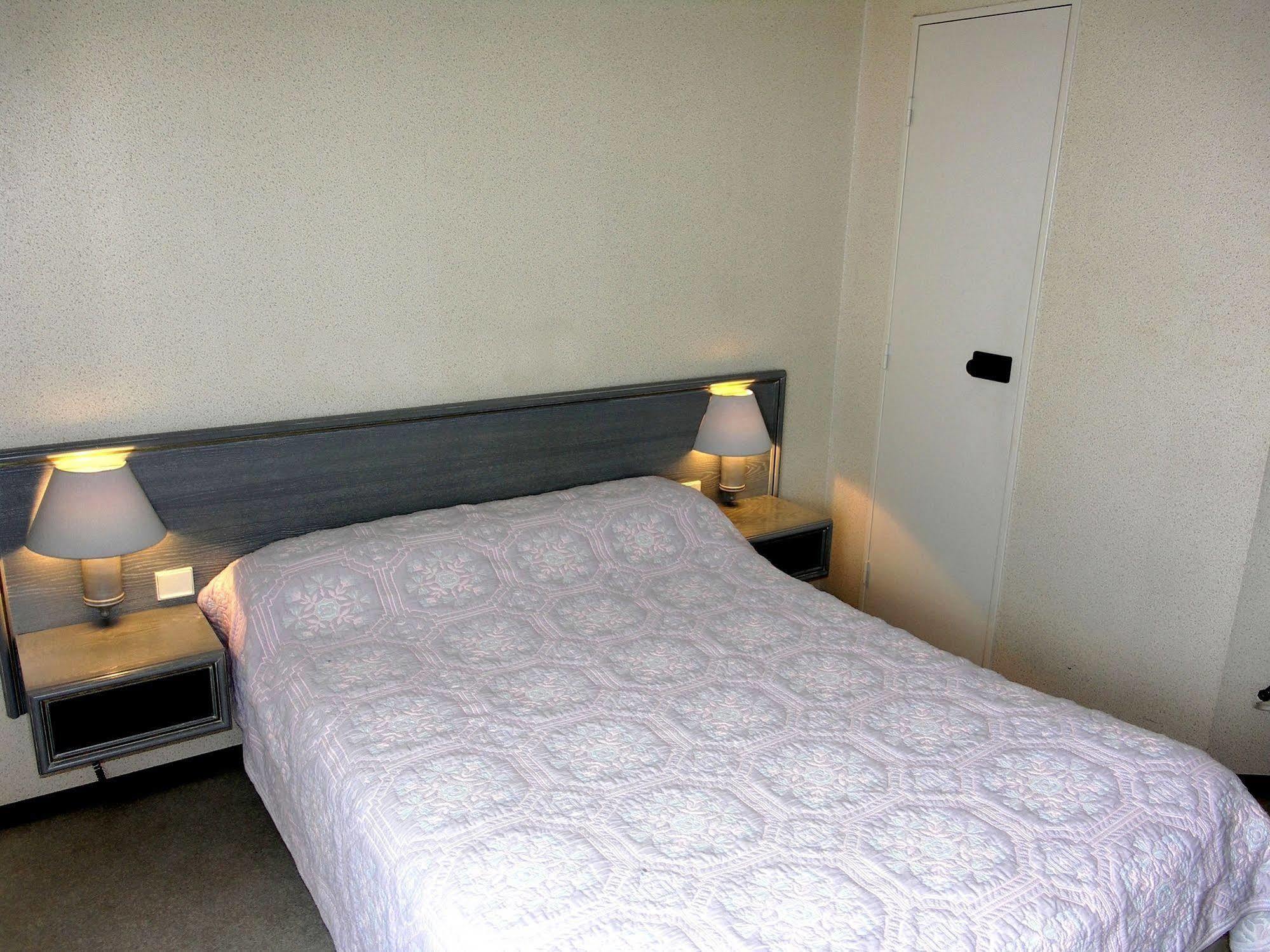Hotel Du Commerce Tronget Zewnętrze zdjęcie