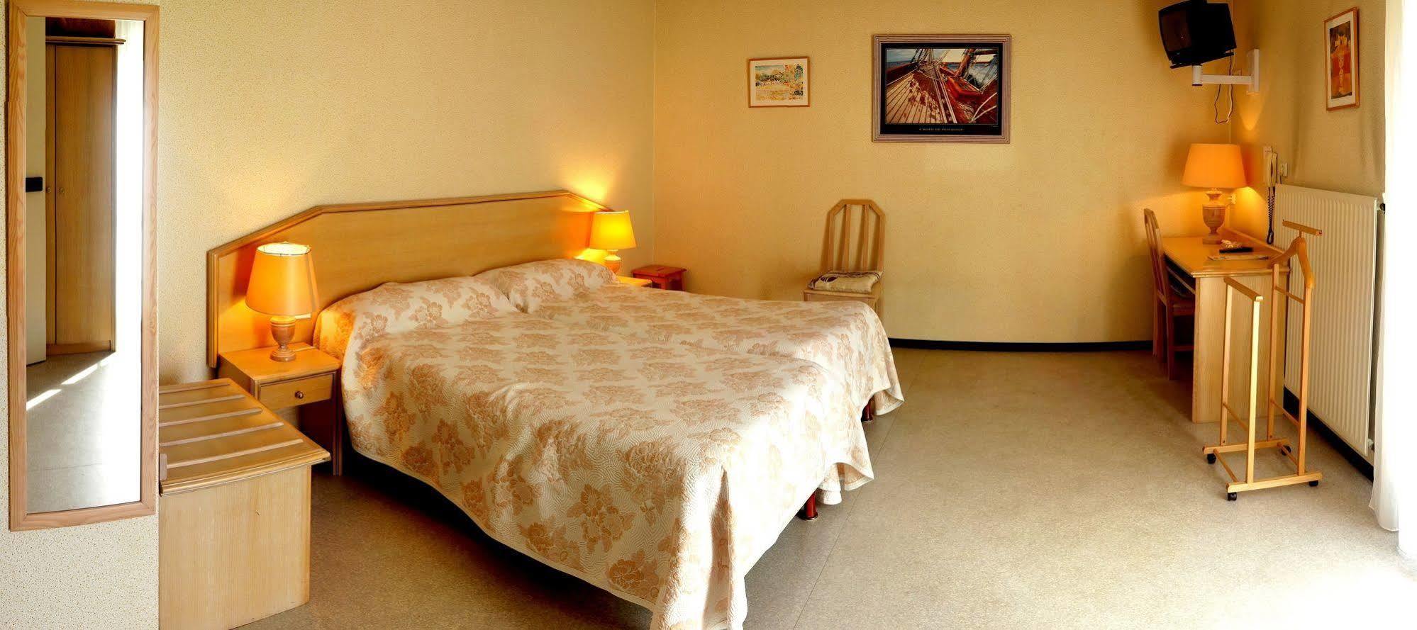 Hotel Du Commerce Tronget Zewnętrze zdjęcie