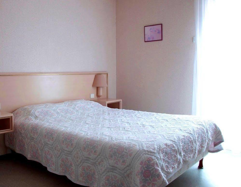 Hotel Du Commerce Tronget Zewnętrze zdjęcie