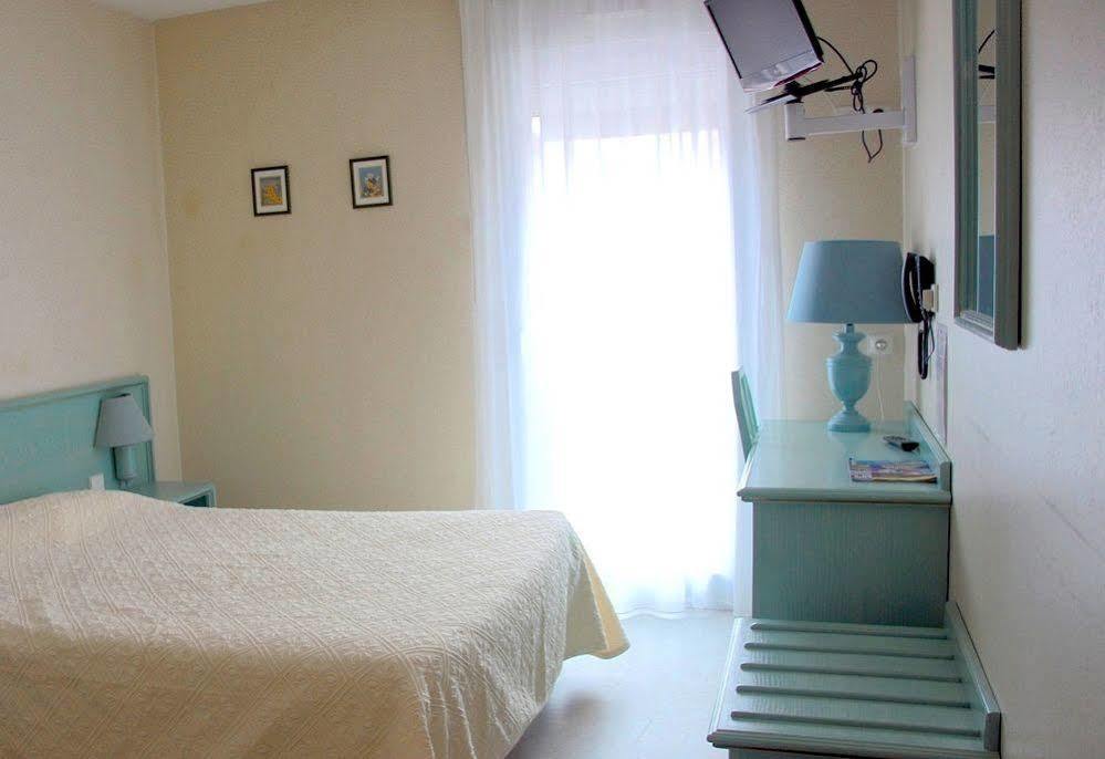 Hotel Du Commerce Tronget Zewnętrze zdjęcie